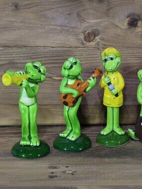 Vintage Rare Seven Corporation Frog 5 Piece Set Pottery Ceramic Figurine No Box
